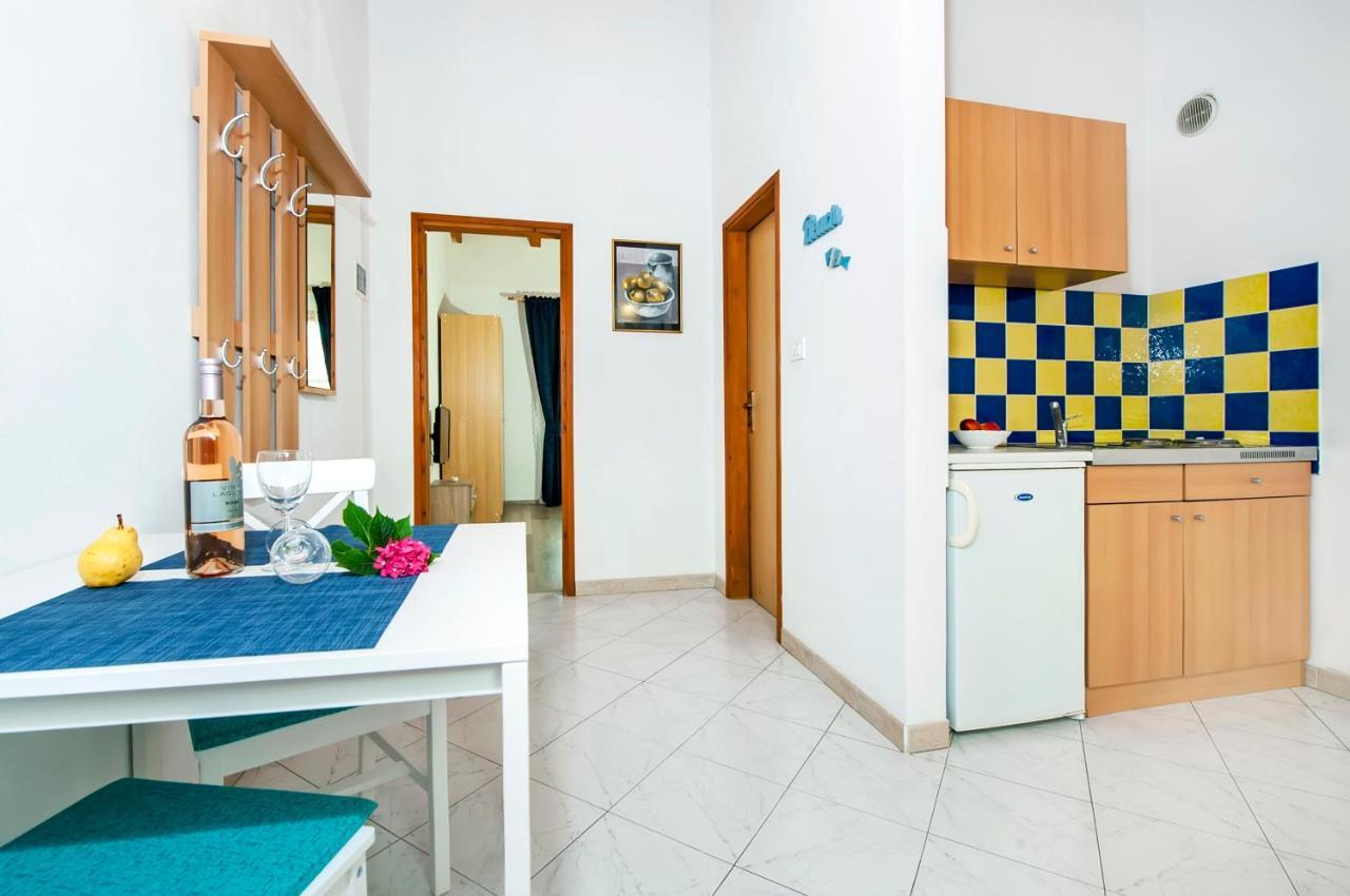 Apartman Near Beach Pelagic Sea View Rovinj Exterior photo